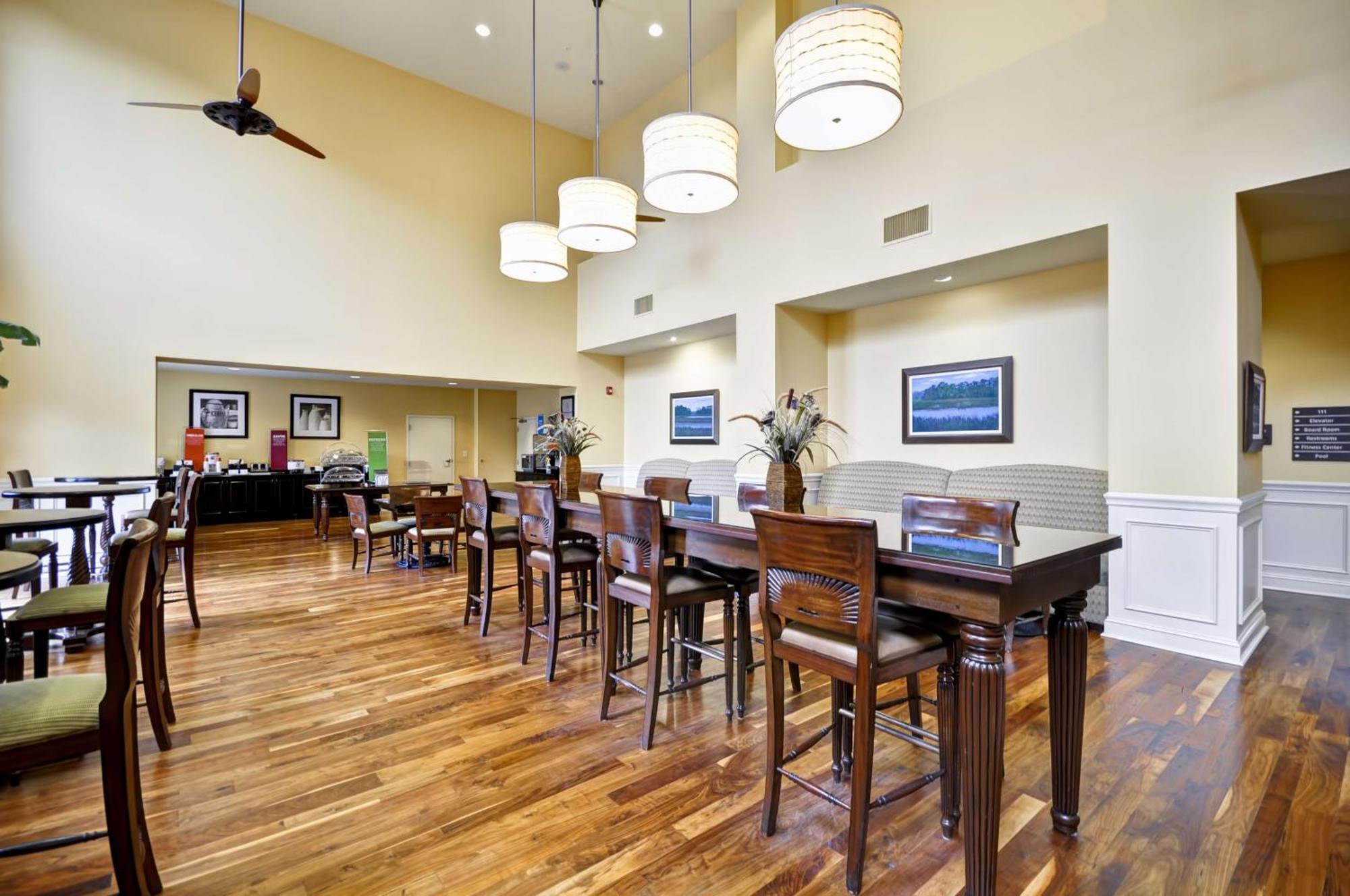 Hampton Inn & Suites North Charleston-University Boulevard Exteriör bild