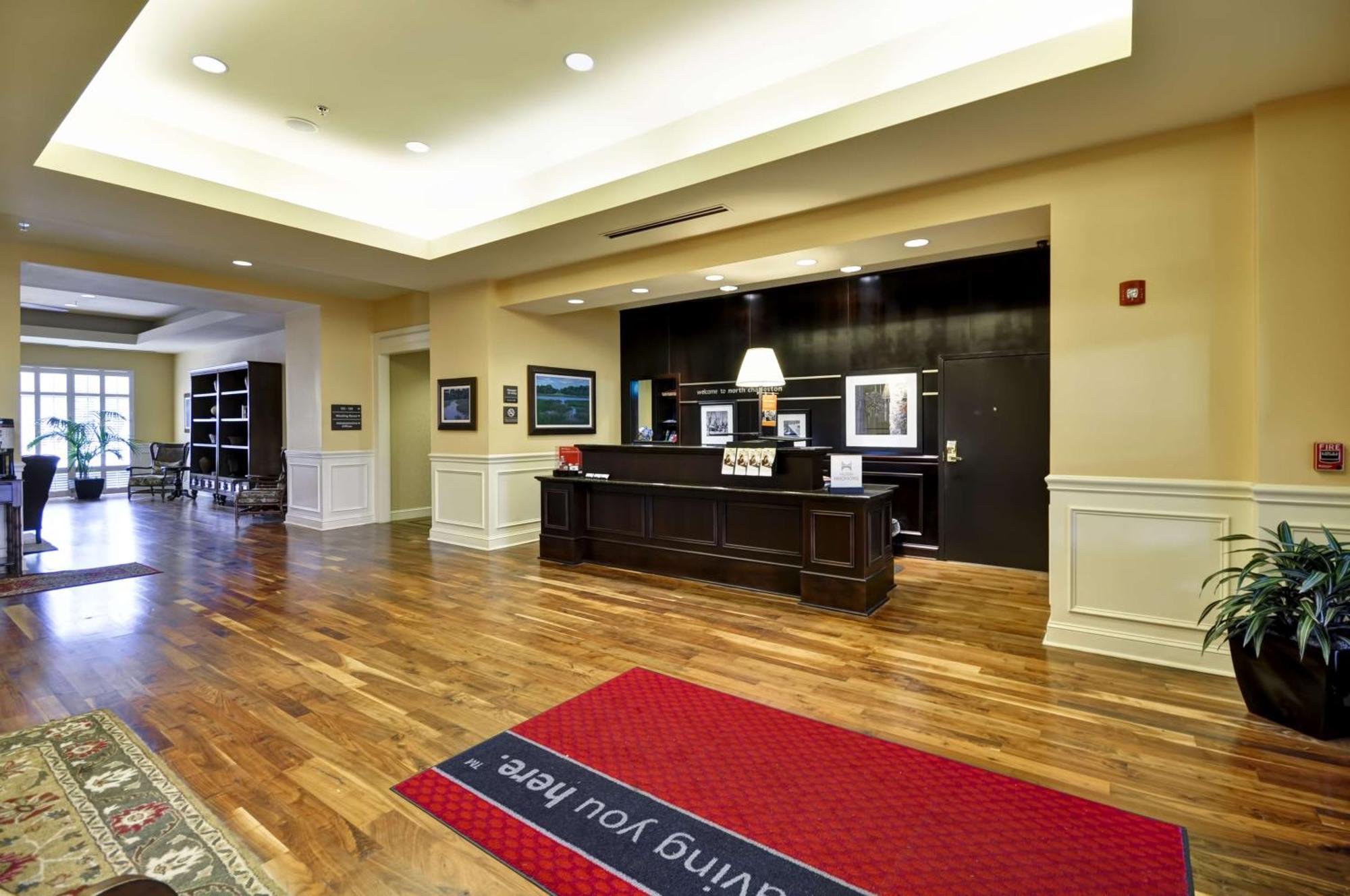 Hampton Inn & Suites North Charleston-University Boulevard Exteriör bild